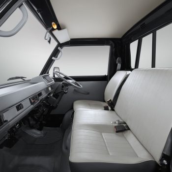 interior colt l300 1