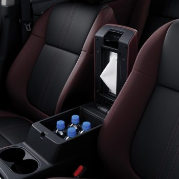 xpander cross interior 13