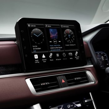 xpander cross interior 2