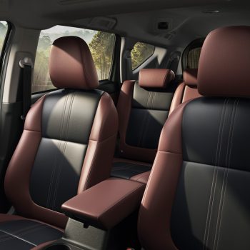 xpander cross interior 4