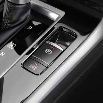 xpander cross interior 5