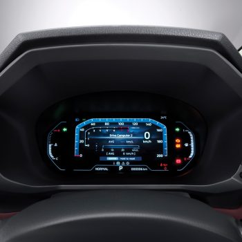 xpander cross interior 6