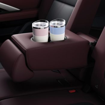 xpander cross interior 7